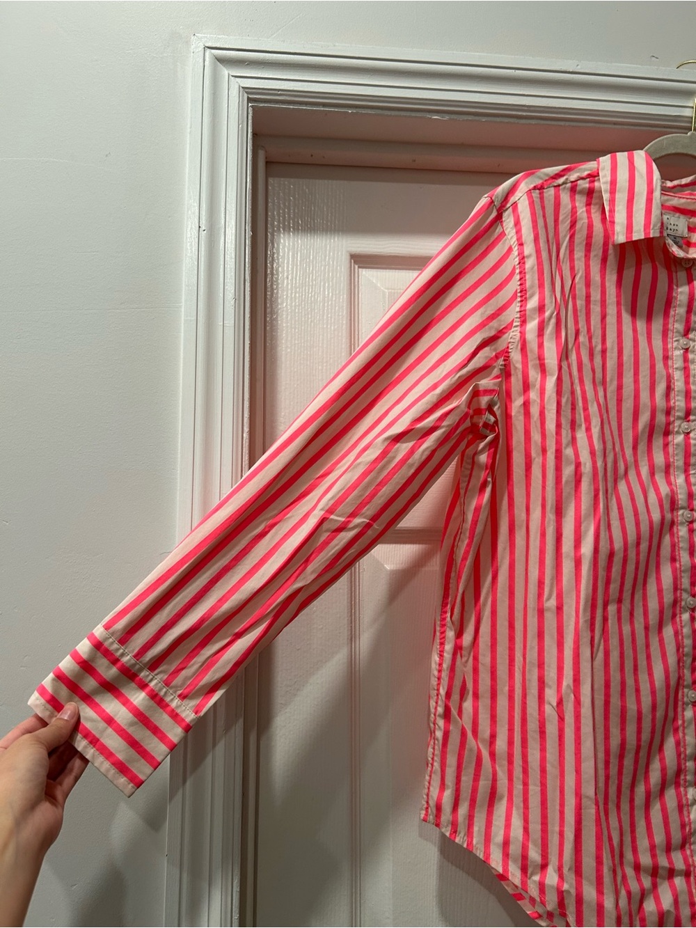 🚫 SOLD 🚫 A New Day Striped Neon Pink/Coral Collared Button Front Top Size Medium - Picture 5 of 7